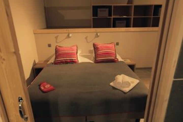 Room 16 of 34