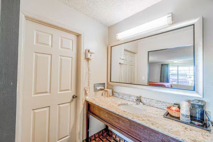 Room 35 of 42