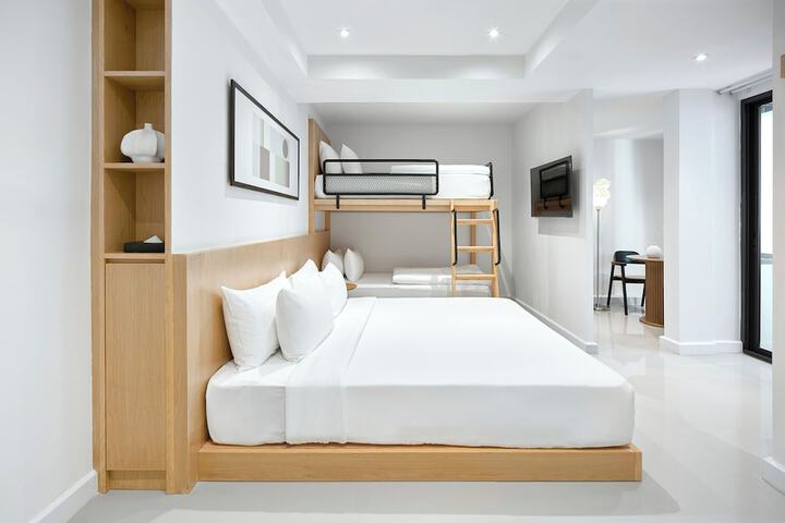 Room 30 of 61