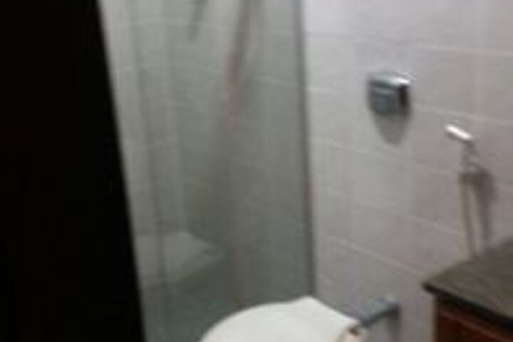Room 4 of 42