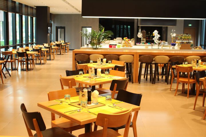 Dining 11 of 15
