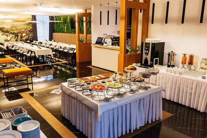 Dining 57 of 70