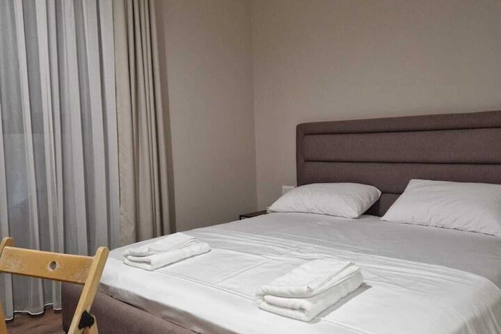 Room 17 of 48