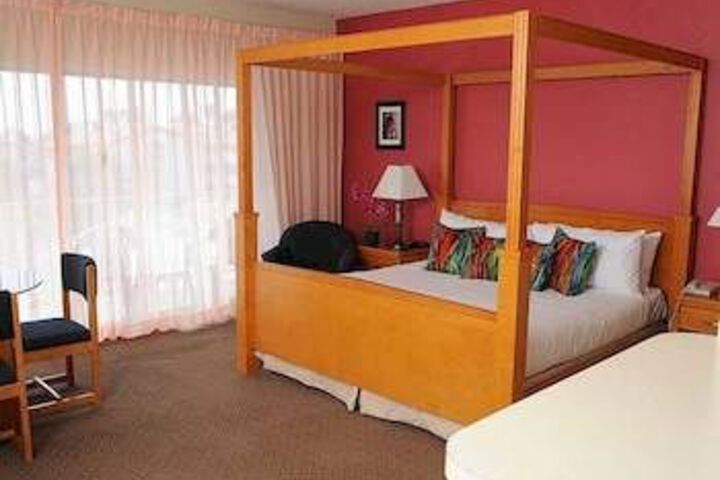 Room 10 of 27