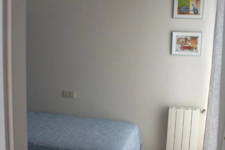Room 4 of 7
