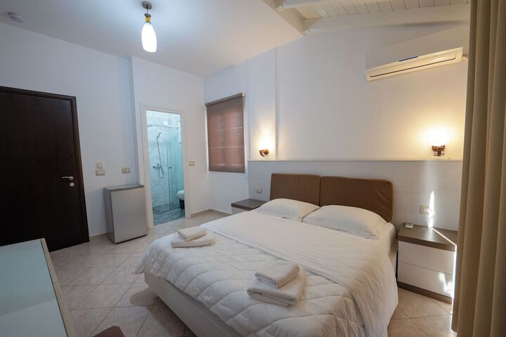 Room 47 of 96