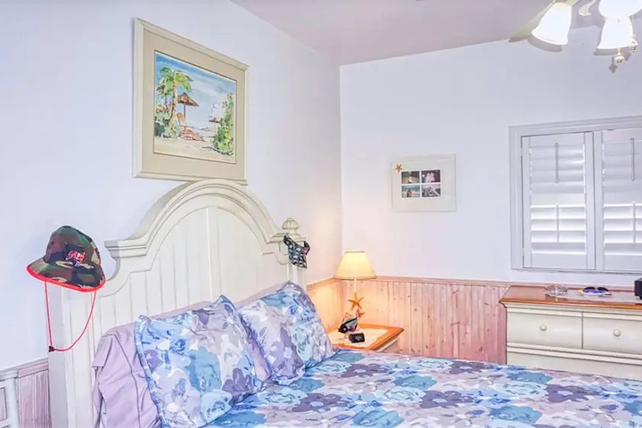 Room 6 of 21