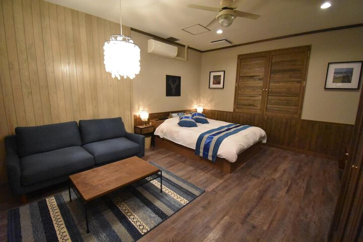 Room 6 of 14