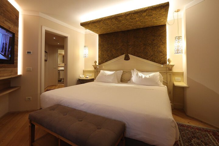 Room 18 of 49