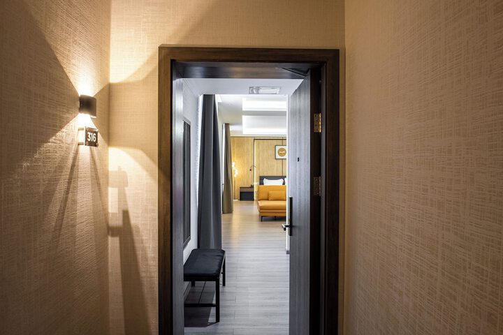 Room 21 of 61