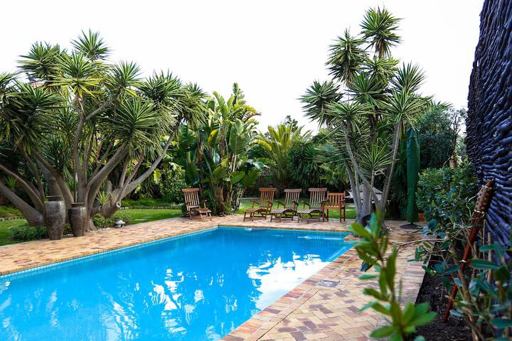 Pool Hotel