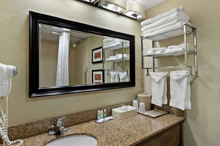 2 Double Beds (6 of 14)