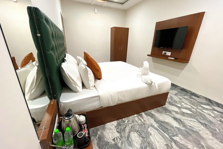 Room 17 of 29