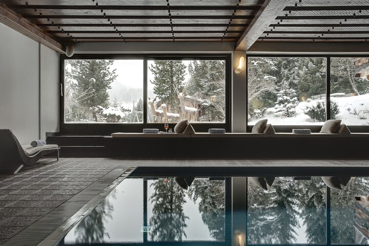 Pool 44 of 111