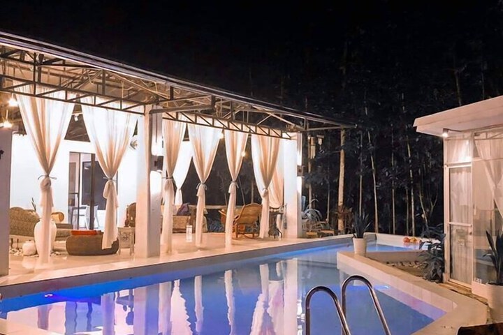 Pool 9 of 18