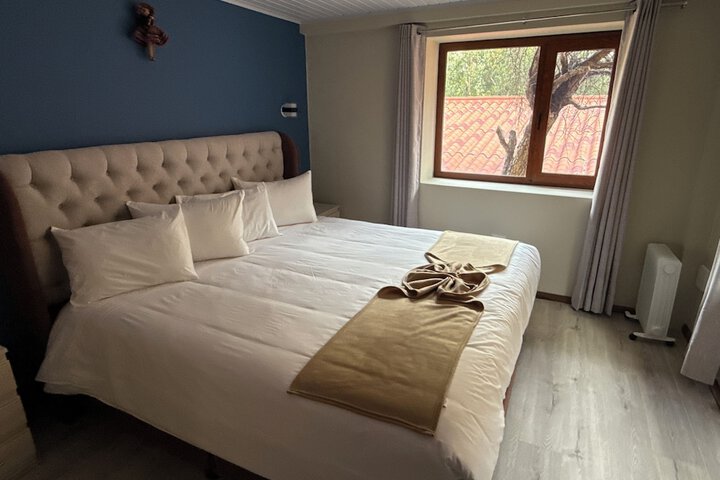 Room 8 of 100