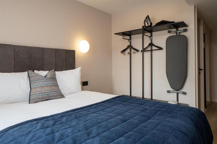 Room 10 of 29