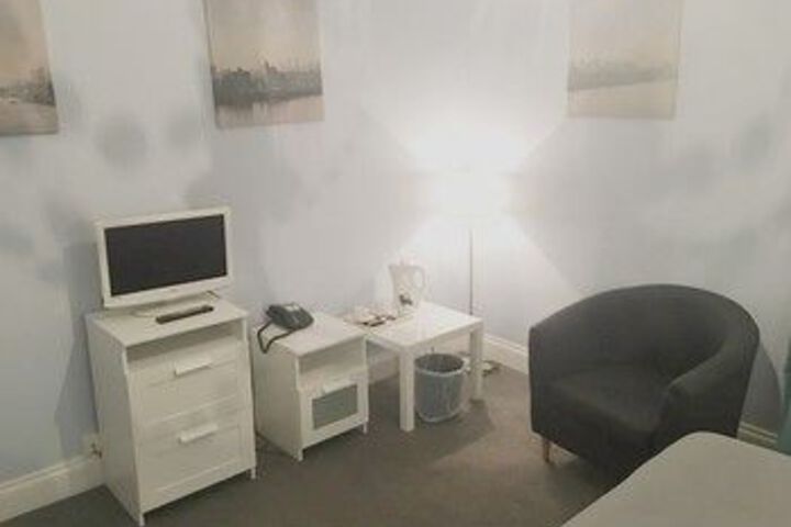 Room 32 of 50