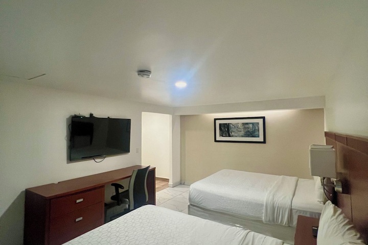 Room 17 of 70