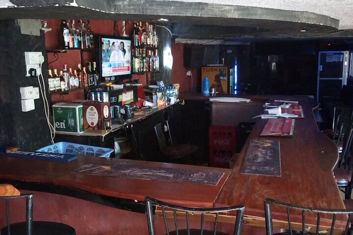 Lounge 14 of 17