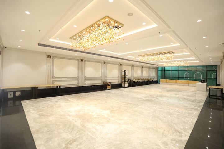 Ballroom/Hall 106 of 117