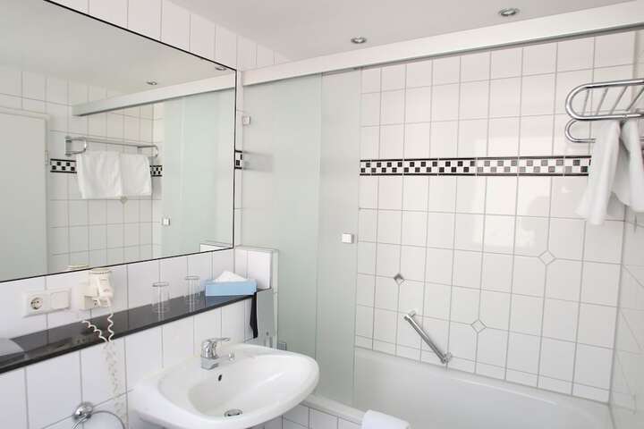 Room 15 of 20