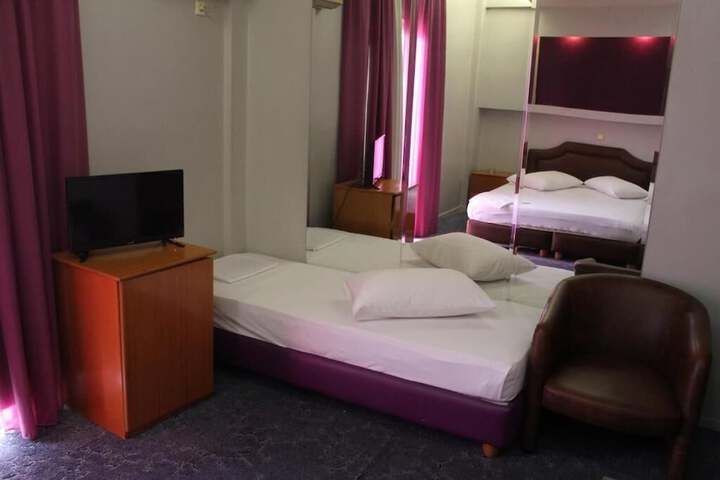 Room 29 of 60