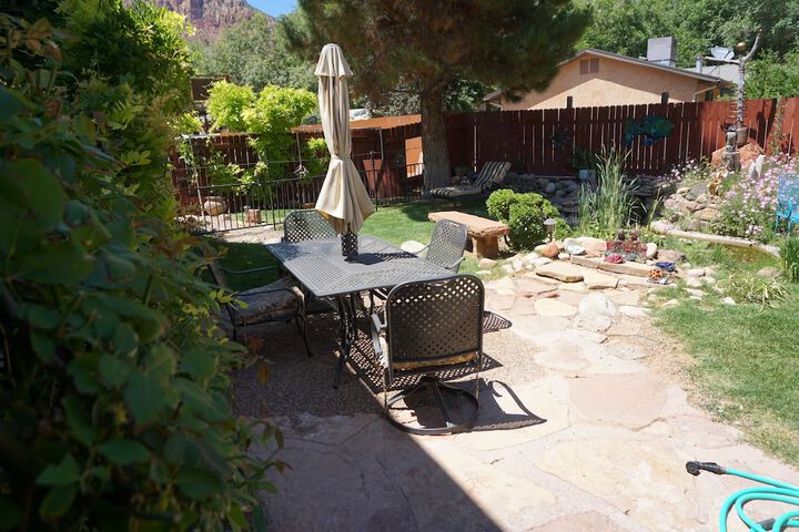 Hotel Exterior 30 of 37