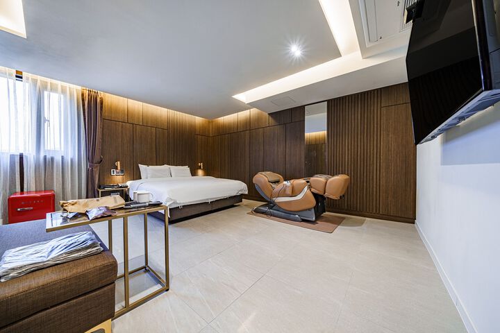 Room 60 of 141