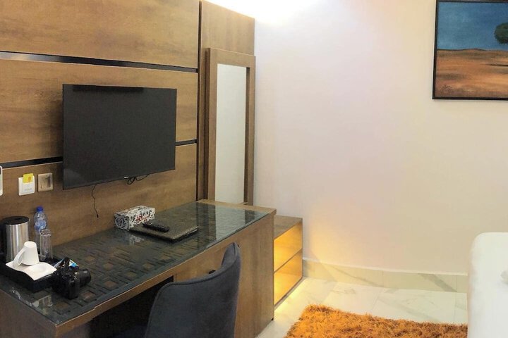 Room 7 of 33