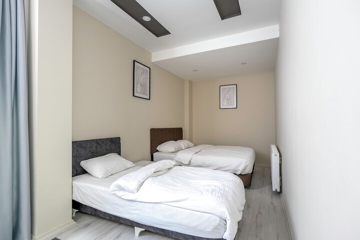 Room 92 of 293