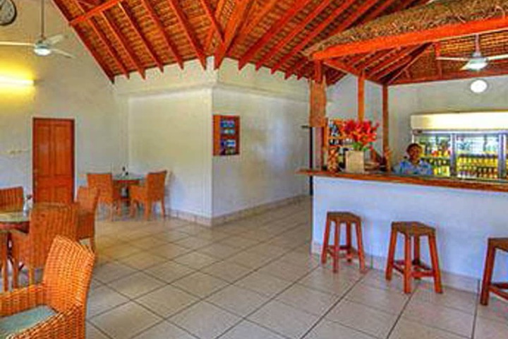Lounge 43 of 66