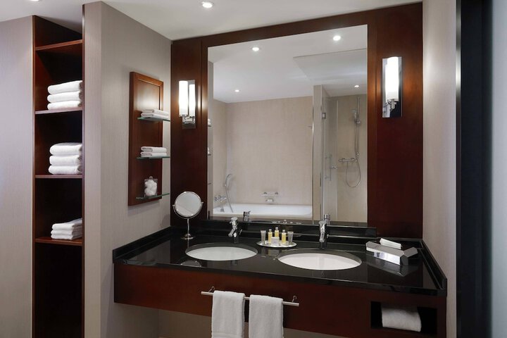Room 35 of 117