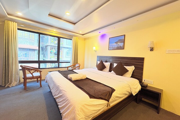 Room 7 of 28