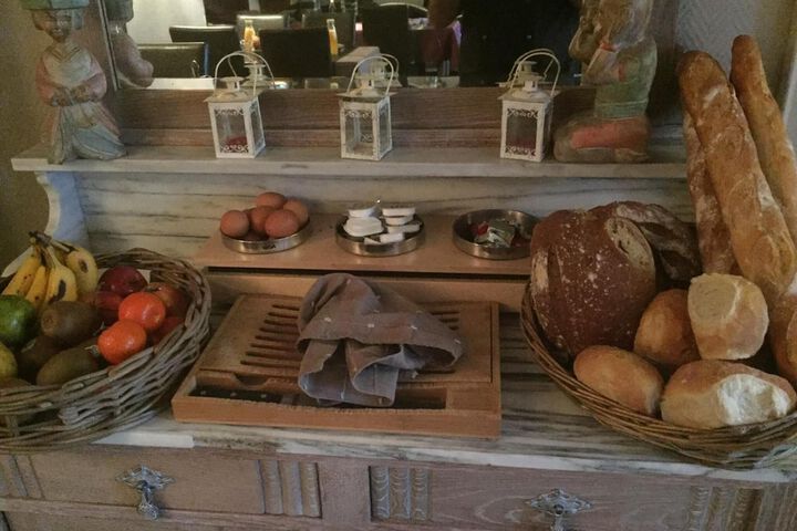 Dining 42 of 62