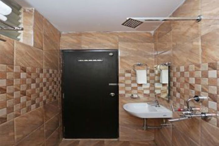 Room 3 of 21
