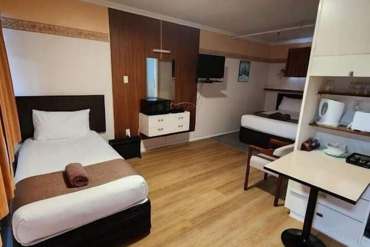 Room 16 of 34