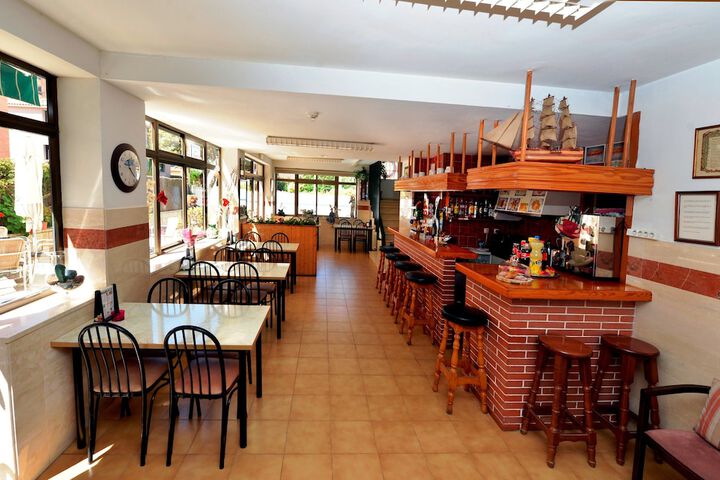 Dining Photos