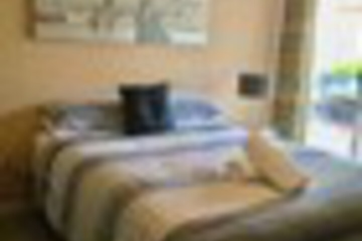 Room 5 of 36