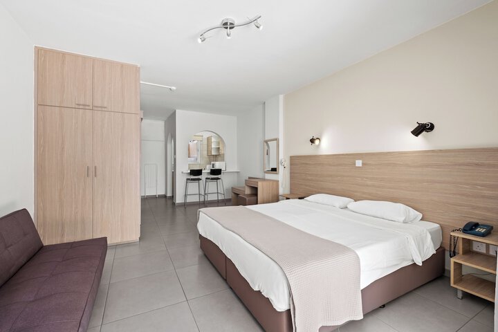 Room 12 of 49