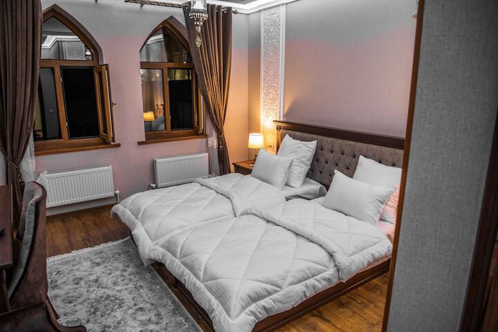 Room 10 of 29