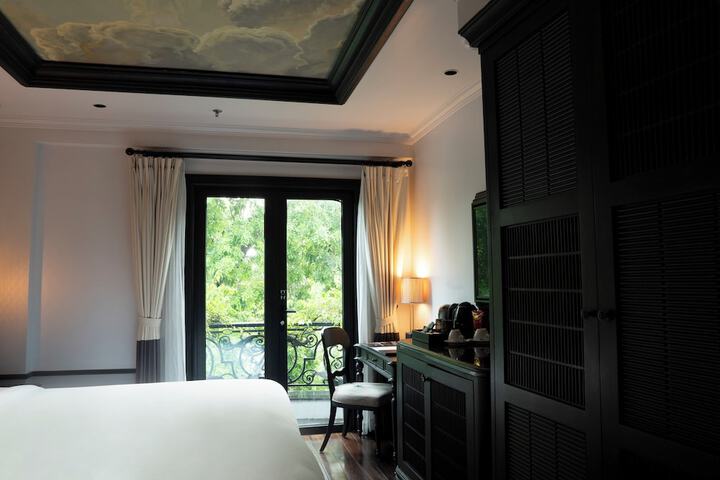 Room 28 of 127