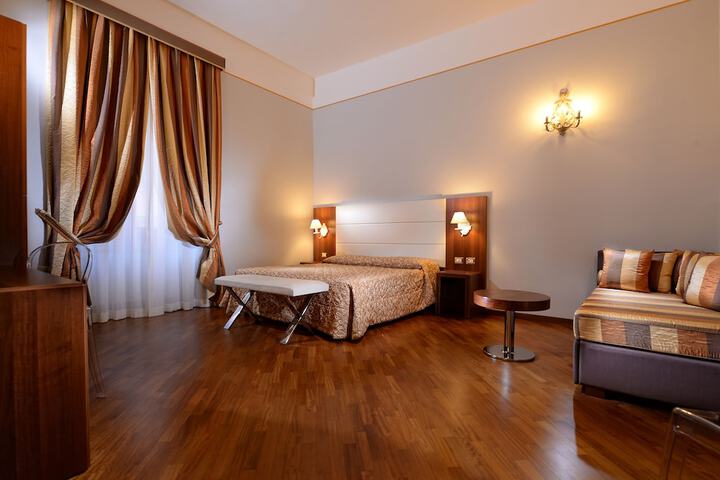 Room 19 of 39