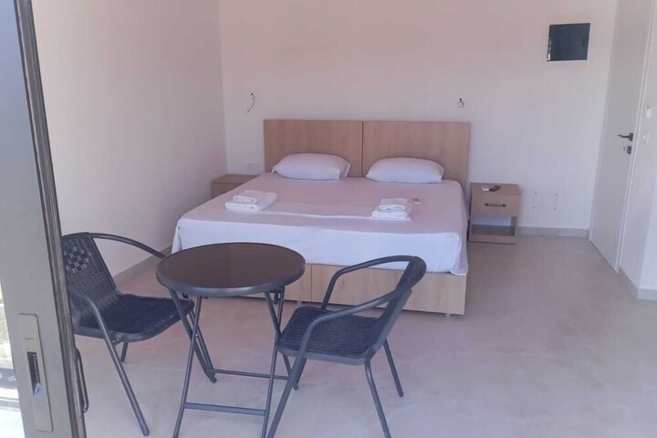 Room 15 of 38