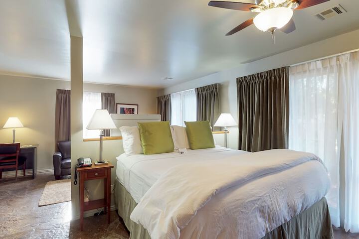 Room 65 of 165