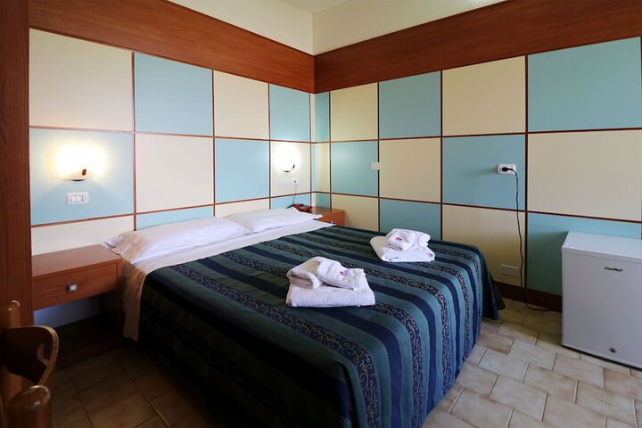 Room 43 of 150