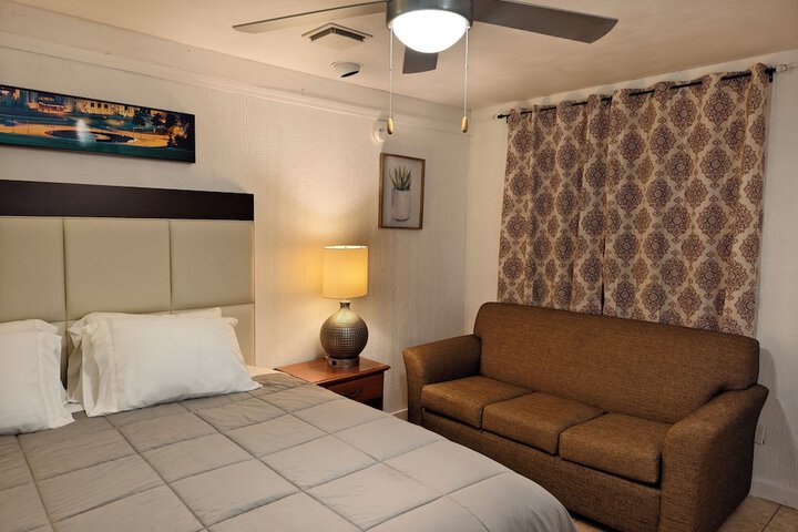 Room 7 of 14