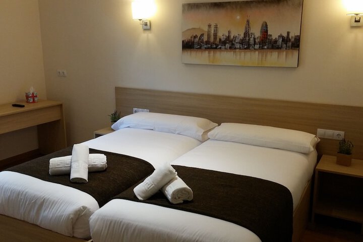 Room 9 of 42