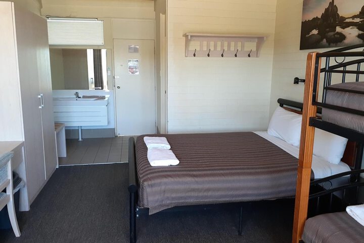 Room 7 of 63