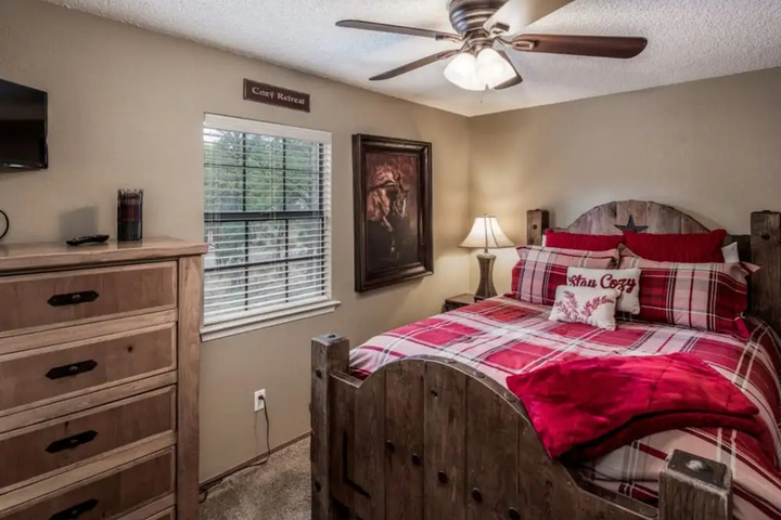 Room 2 of 16